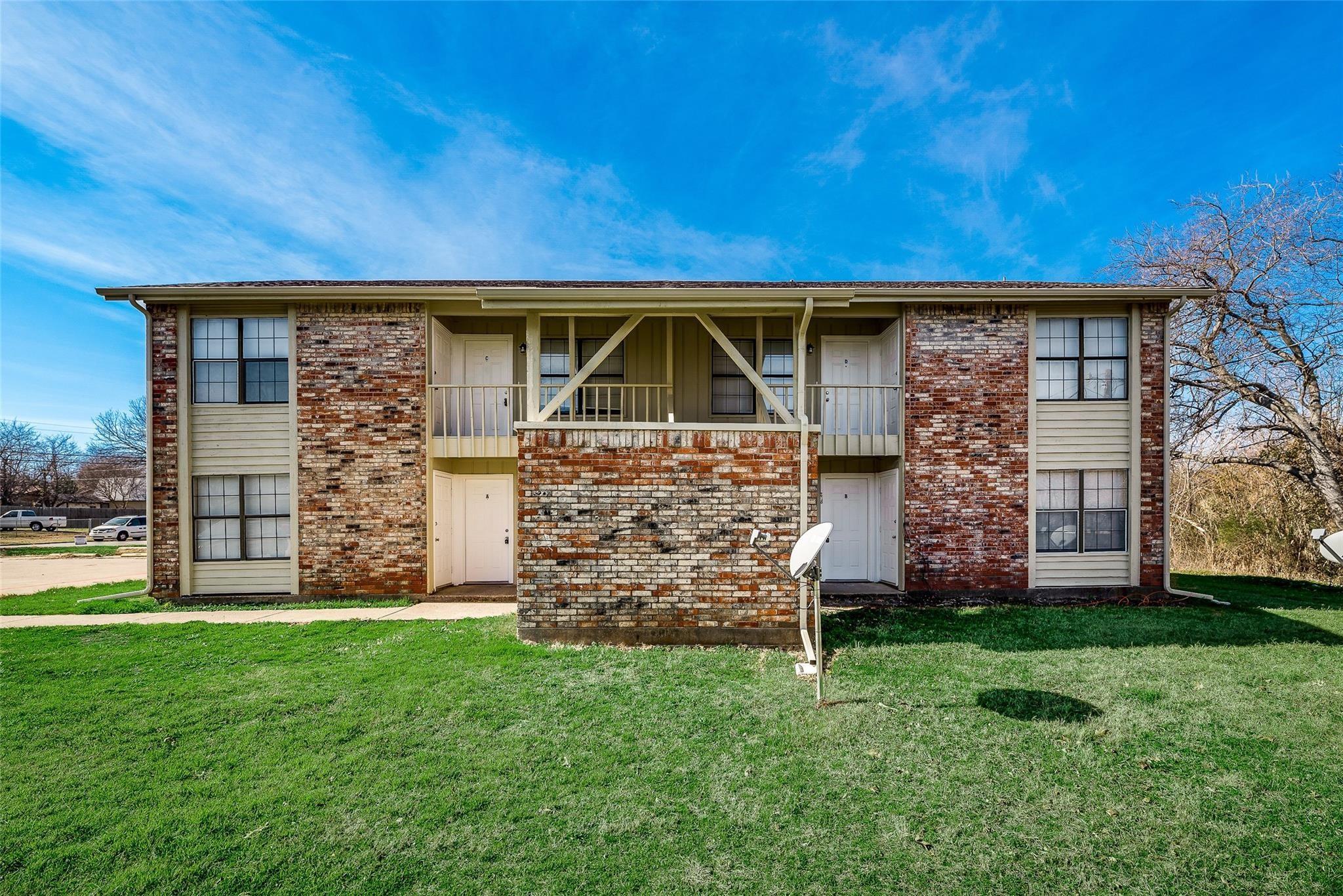 218 Renfro Street - B